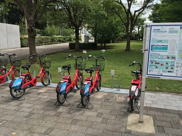 サイクルポストに並ぶレンタルサイクル