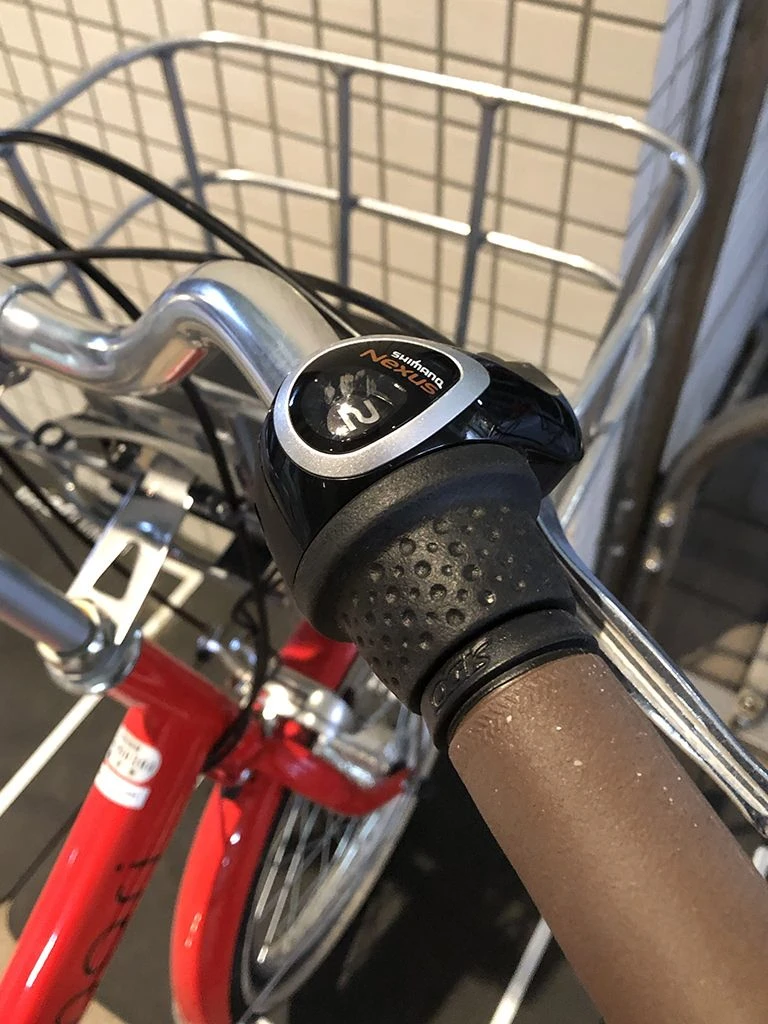 ギヤシフトはシマノ精機製