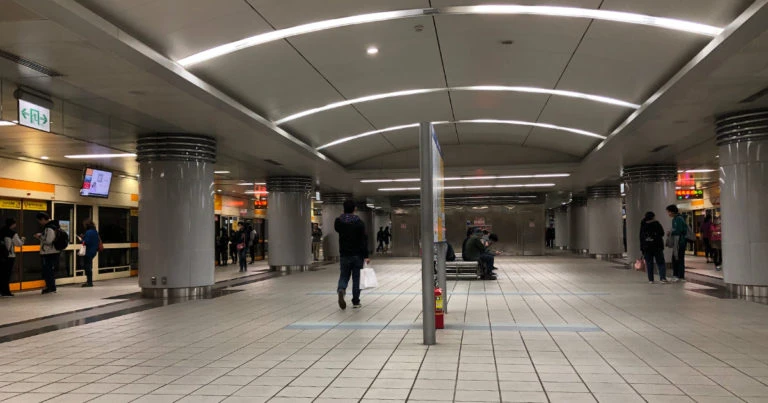 台湾の地下鉄駅構内