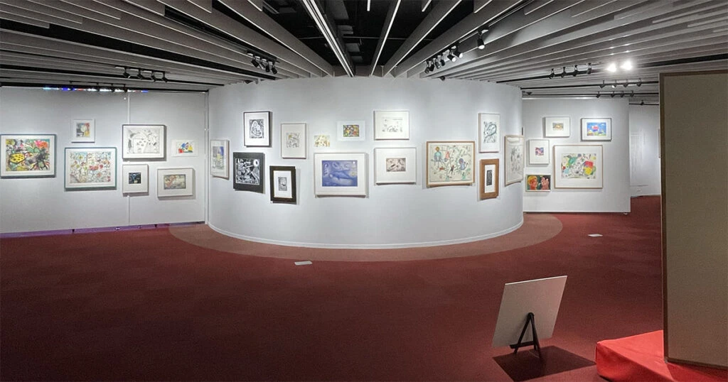 絵画やイラストレーションなどの作品も
